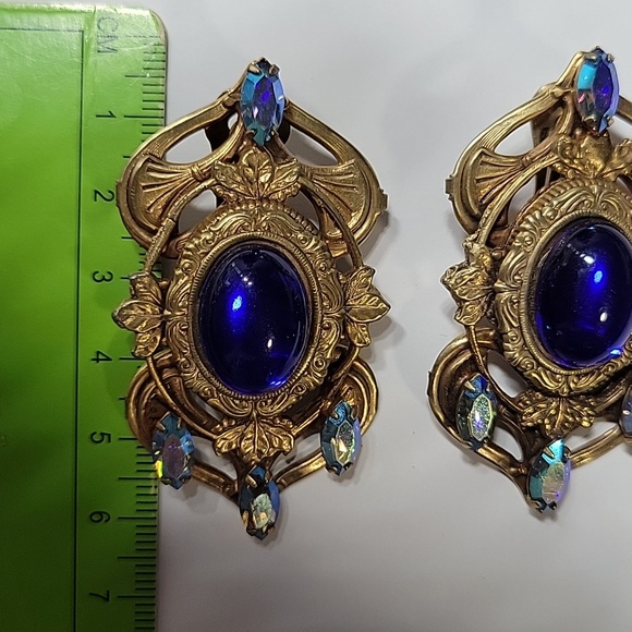 Gold-Tone Vintage Style Earrings with Deep Blue Cabochons - Picture 3 of 6